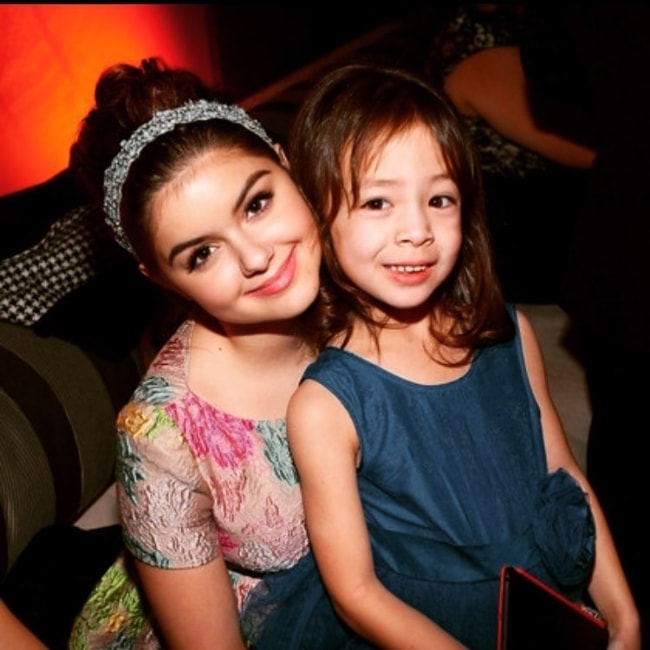 A young Aubrey Anderson-Emmons as seen in a picture with her 'Modern Family' co-star, Ariel Winter