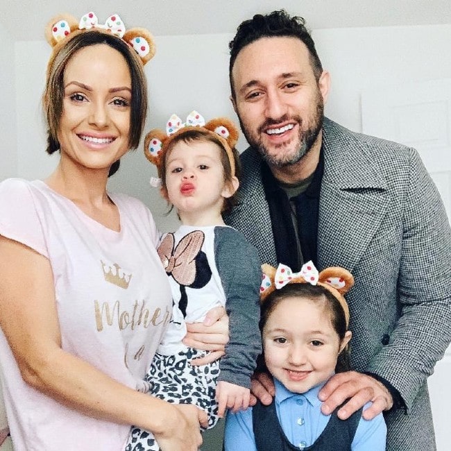 Antony Costa with his whole family as seen in November 2019