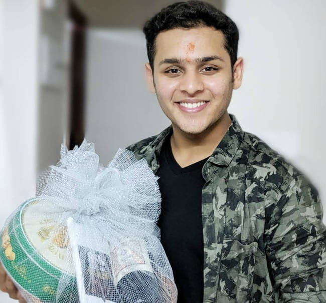 Dev Joshi Height, Weight, Age, Body Statistics
