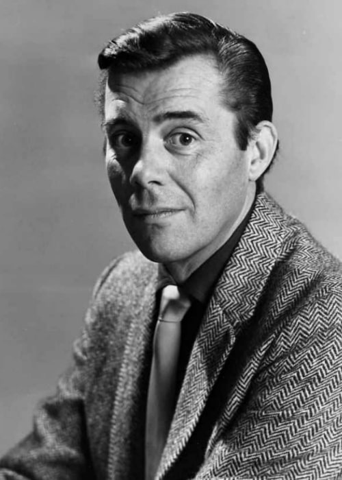 Dirk Bogarde Height, Weight, Age, Facts, Biography