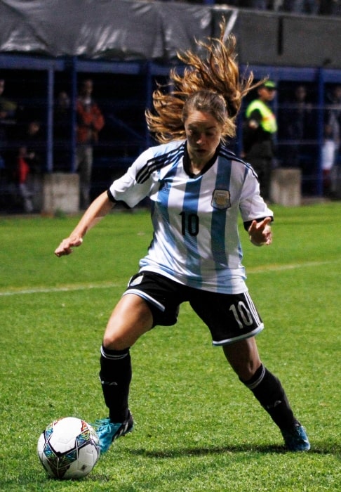 Estefan&iacute;a Banini as seen while playing for Argentina in 2014 Copa Am&eacute;rica Femenina