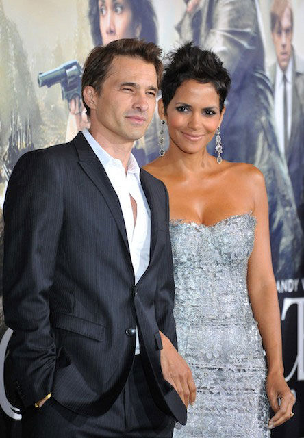 Halle Berry and Olivier Martinez at the Los Angeles premiere of Cloud Atlas (2012) at Graumans Chinese Theatre in Hollywood