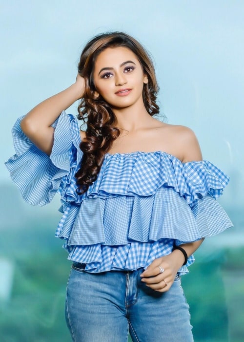 Helly Shah Height, Weight, Age, Body Statistics