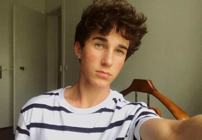Hunter Rowland in a selfie in April 2018