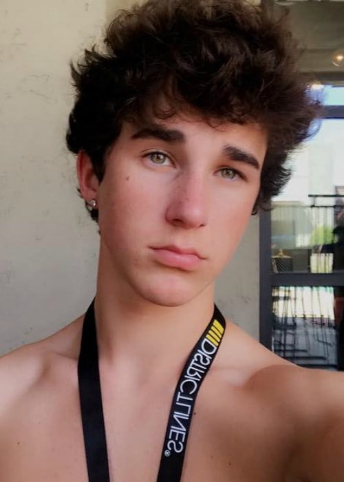 Hunter Rowland in an Instagram selfie as seen in April 2018