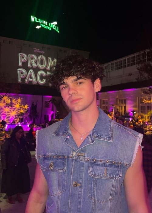 Jake Clark Height, Weight, Age, Girlfriend, Family