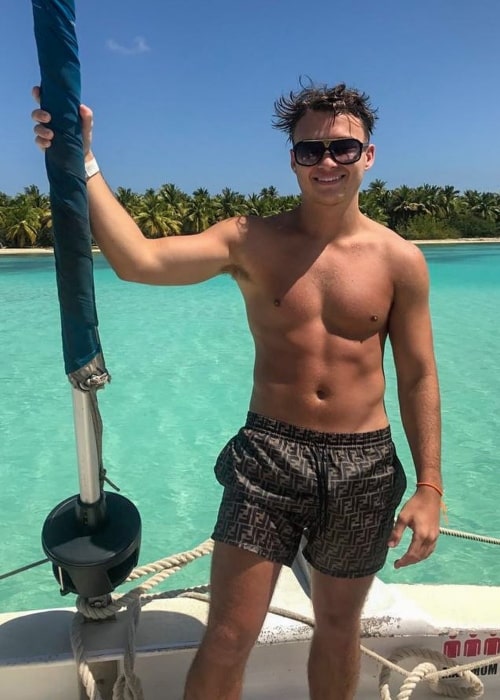 Johnny Carey Height, Weight, Age, Body Statistics
