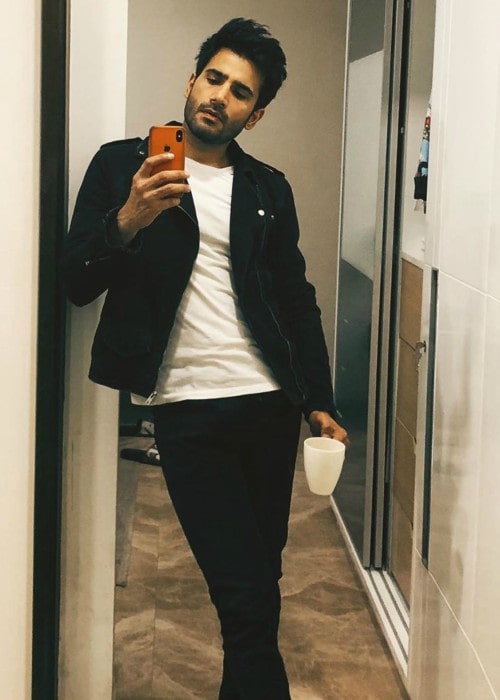 Karan Tacker Height, Weight, Age, Body Statistics