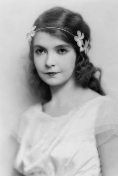 Lillian Gish Height, Weight, Age, Body Statistics