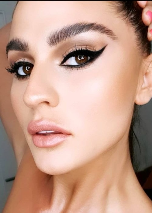 Lynn Kelly Height, Weight, Age, Body Statistics