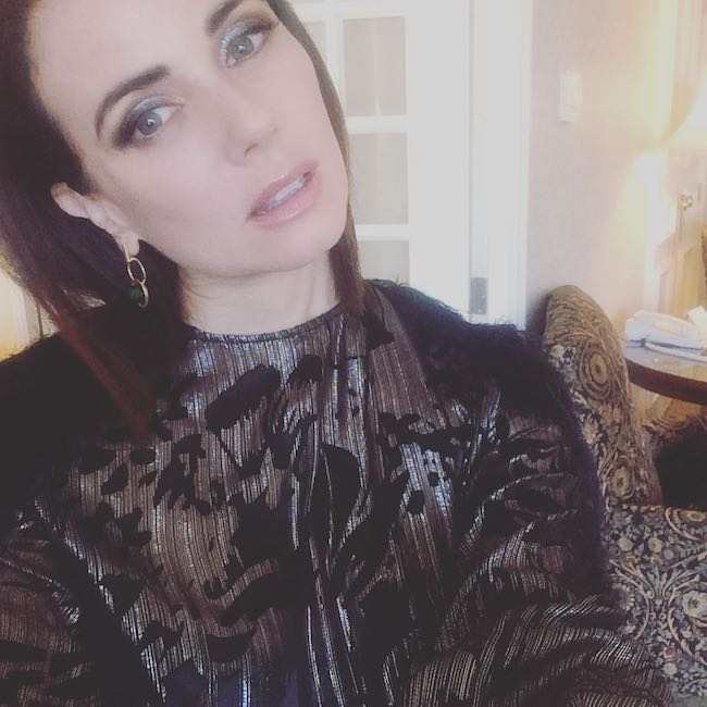 Mia Kirshner with her makeup on in an October 2016 selfie