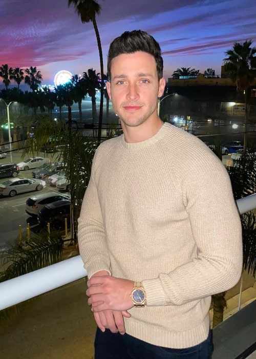 Mikhail Varshavski Height, Weight, Age, Body Statistics