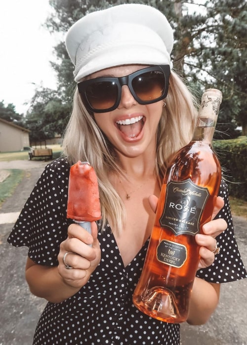 Nicole Franzel Height, Weight, Age, Body Statistics