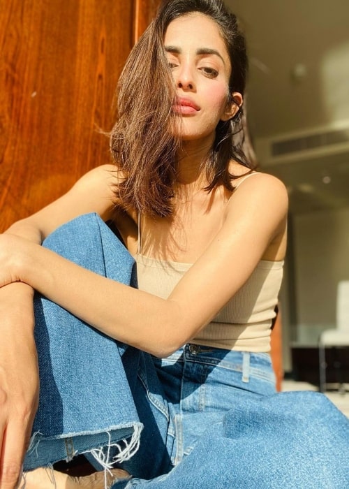 Priya Banerjee Height, Weight, Age, Body Statistics