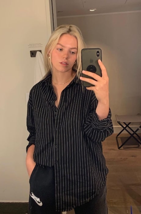 Rene&eacute; Rapp clicking a mirror selfie in New York in August 2021