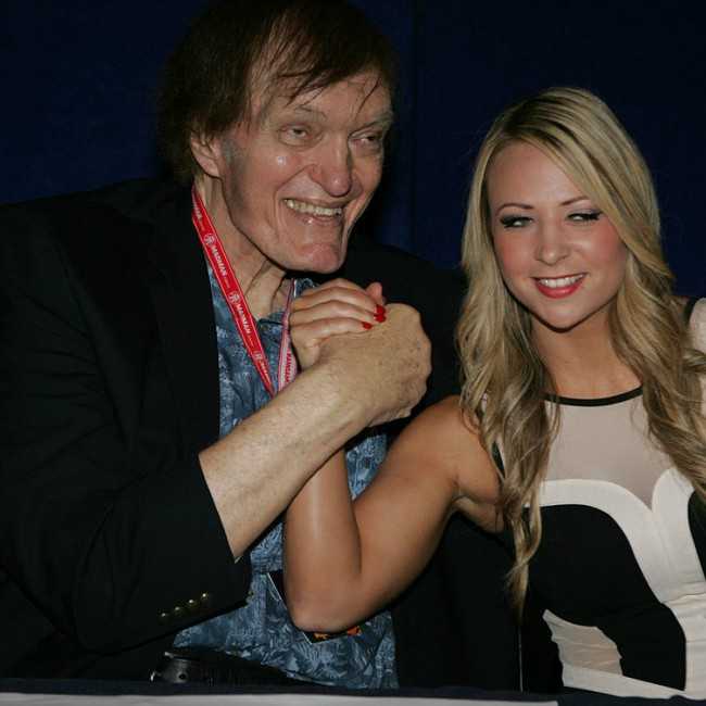 Richard Kiel With WWE Diva Emma at the Supanova Pop Culture in 2014