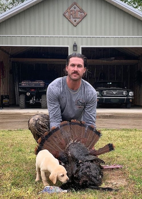 Riley Green Height, Weight, Age, Body Statistics
