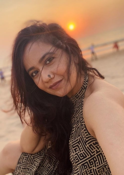 Roopal Tyagi Height, Weight, Age, Body Statistics